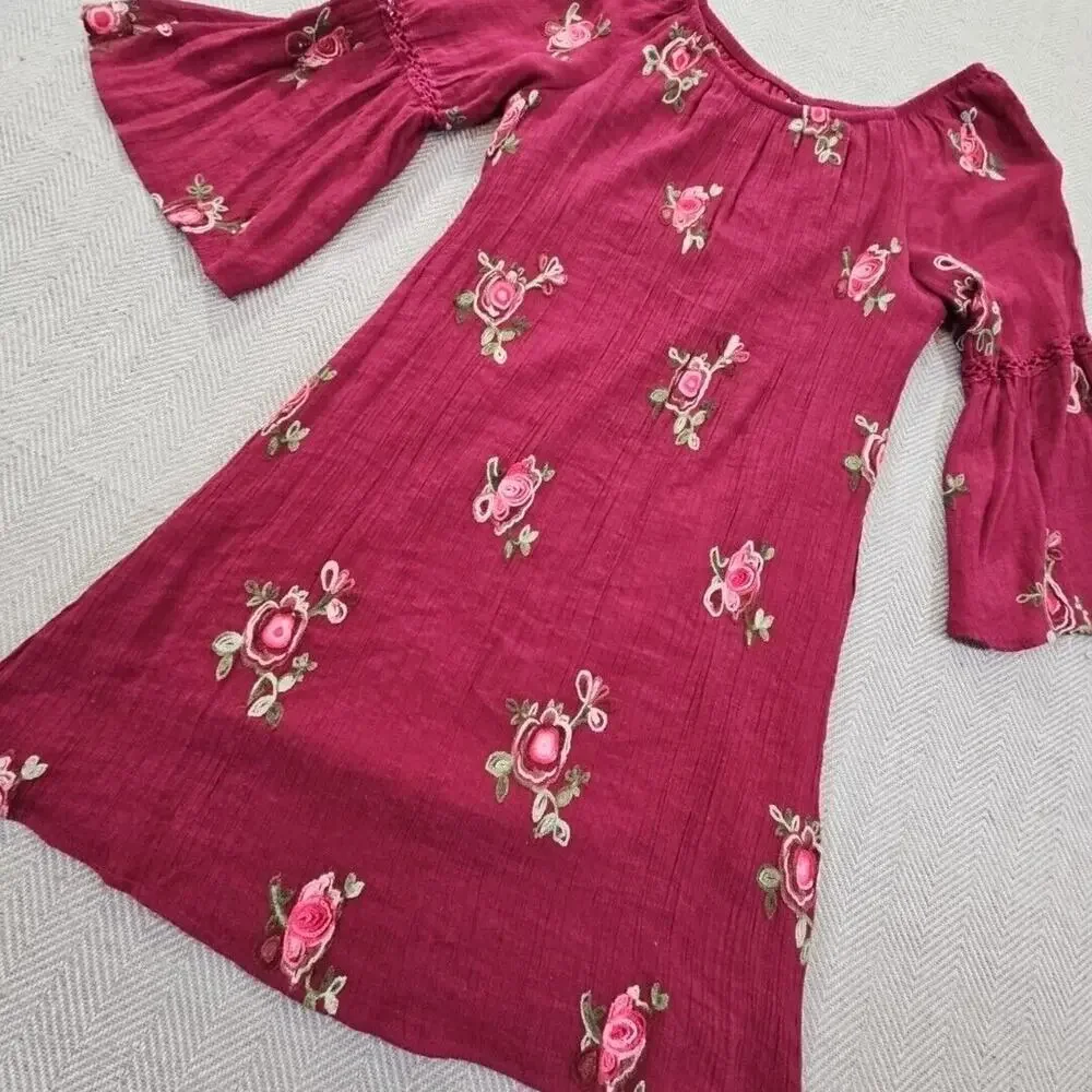 Fig and Flower Women's Medium Red Smock With Rose Embroidery Ruffled Sleeves EUC